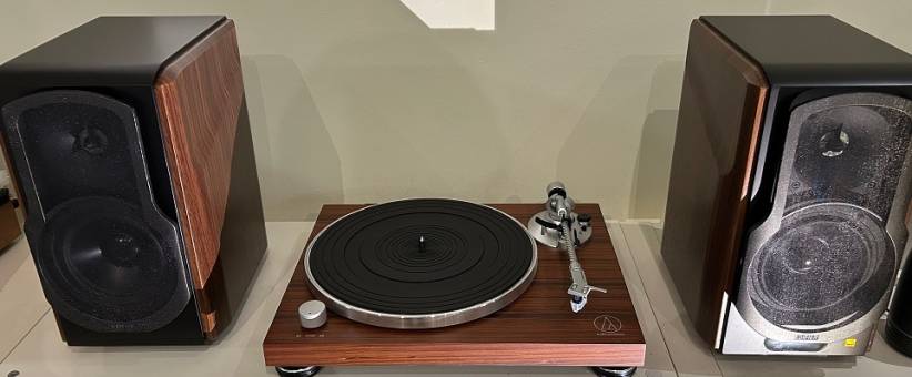 a partire da 490 euro, impianto HiFi con giradischi